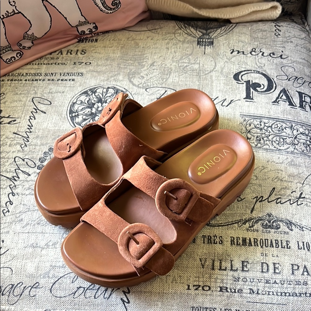 Vionic women’s Brown suede Double Buckle Slide Sandals